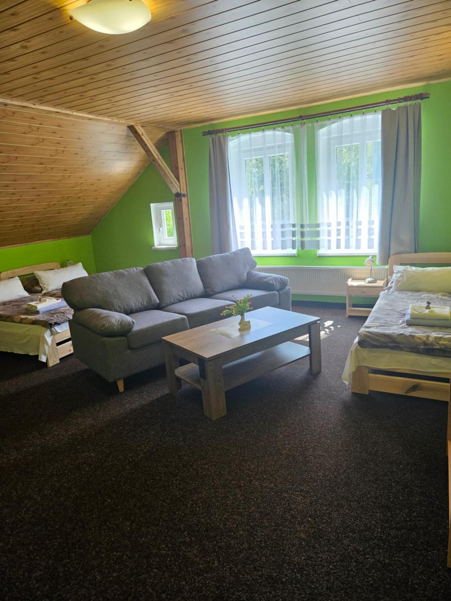 Guest House Pod Lesem Merklin Exteriör bild