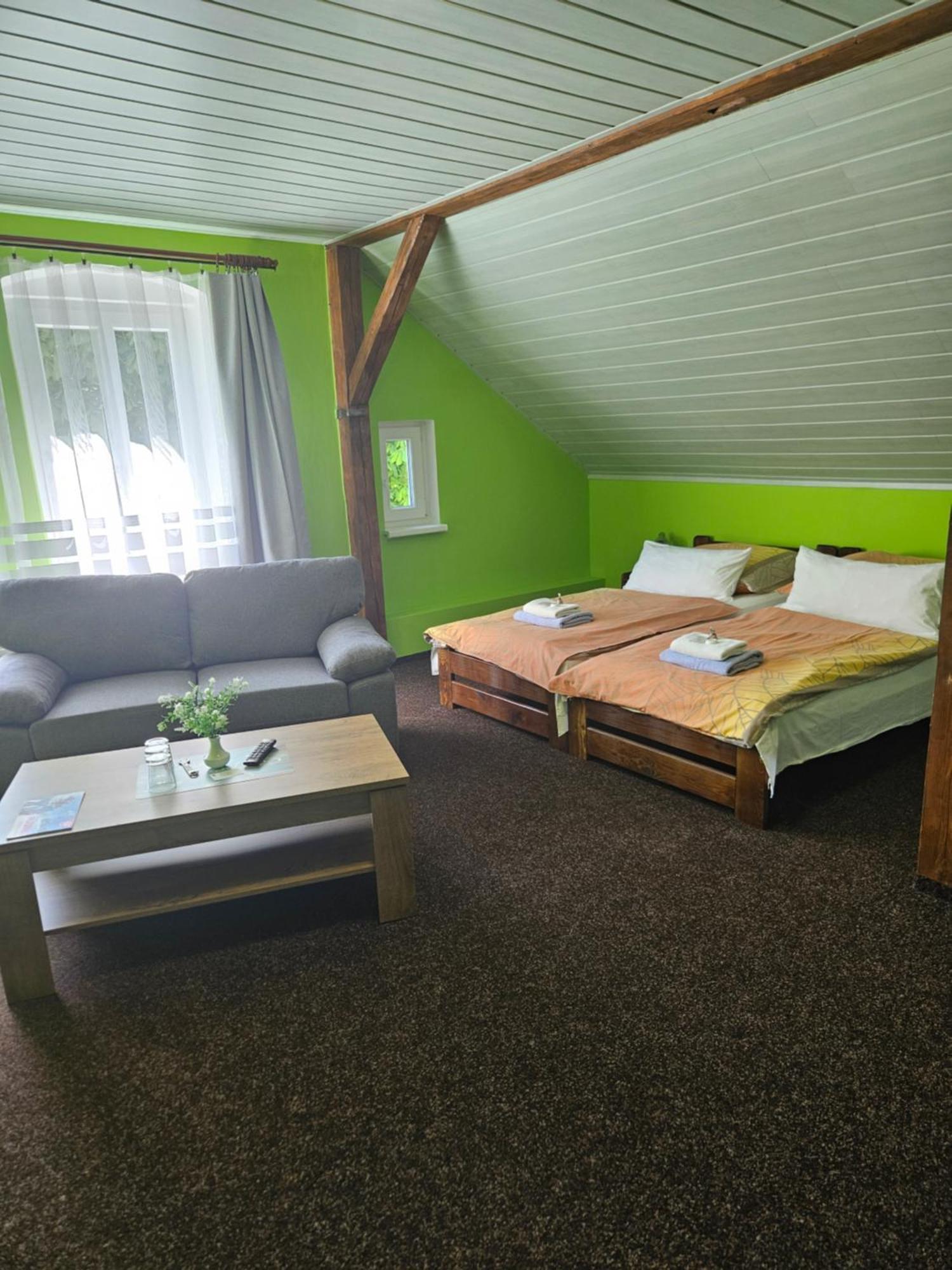 Guest House Pod Lesem Merklin Exteriör bild